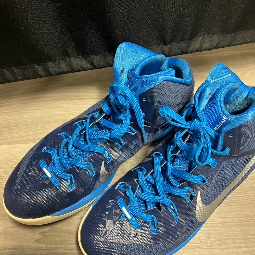 Authentic Nike Hyperdunk - Picture 3 of 6